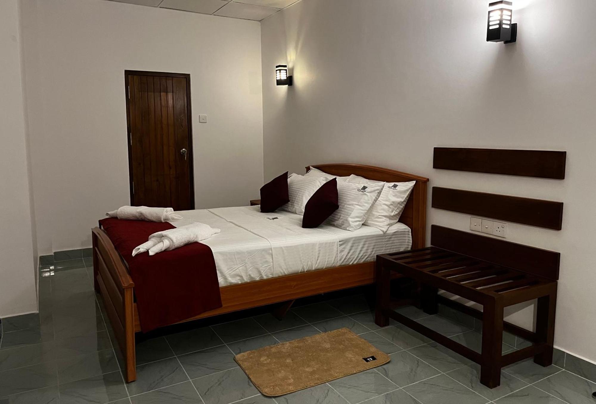 Hotel Livin Lush Luxury Retreat Anuradhapura Esterno foto