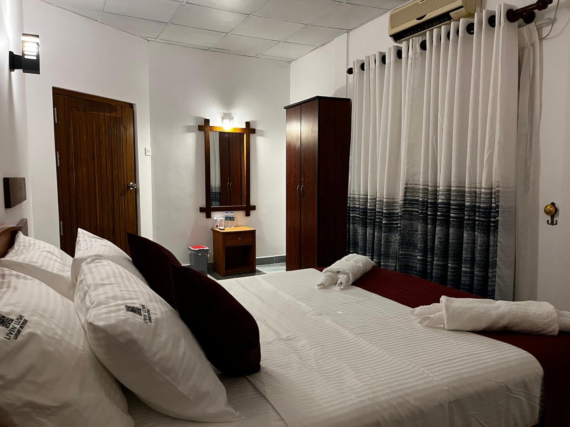 Hotel Livin Lush Luxury Retreat Anuradhapura Esterno foto