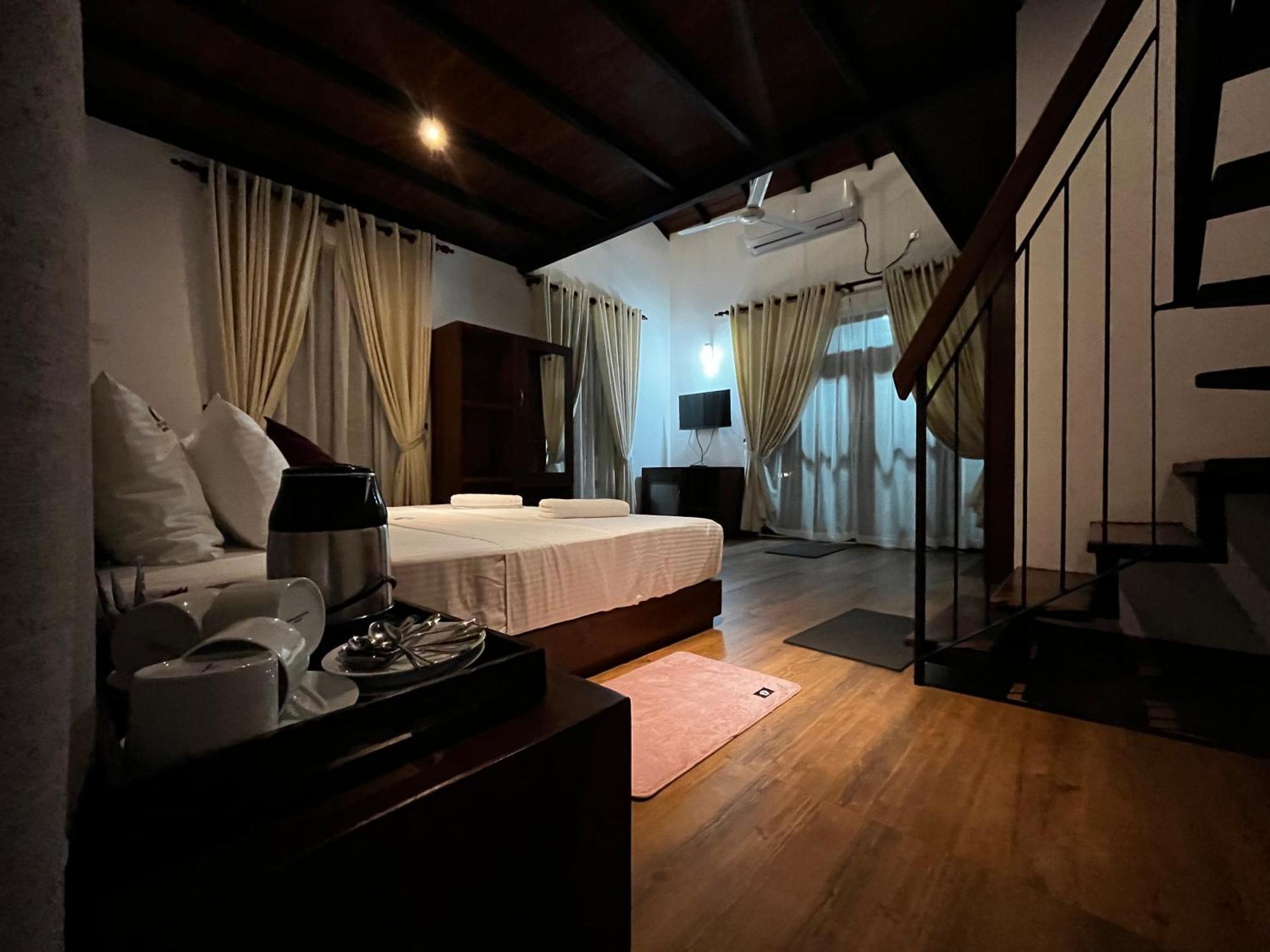 Hotel Livin Lush Luxury Retreat Anuradhapura Esterno foto