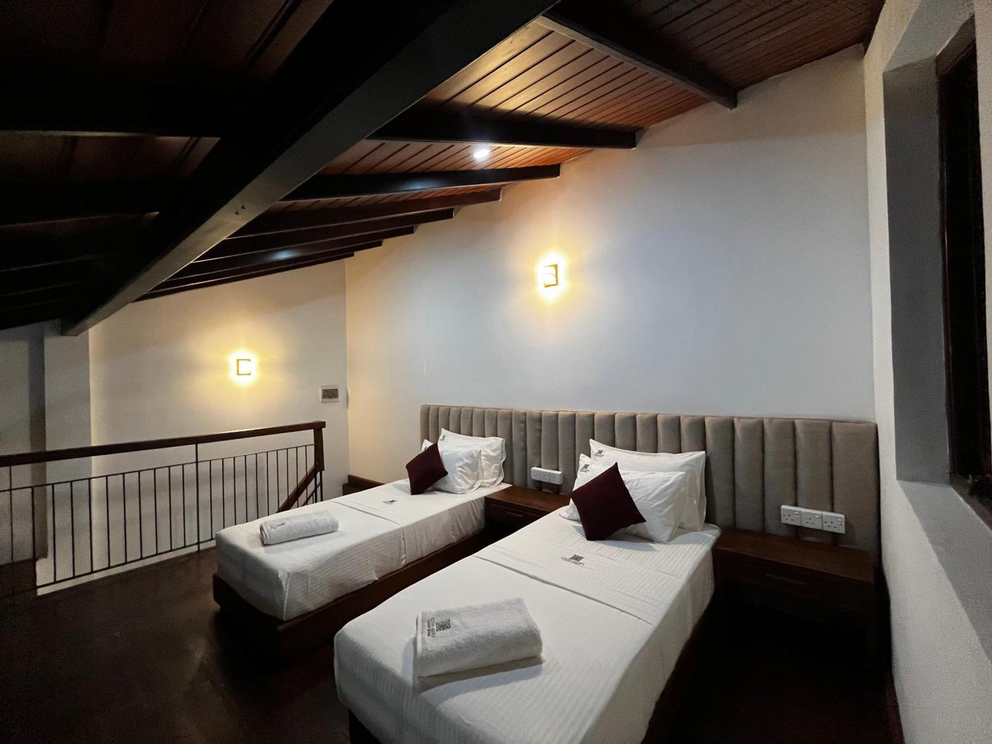 Hotel Livin Lush Luxury Retreat Anuradhapura Esterno foto