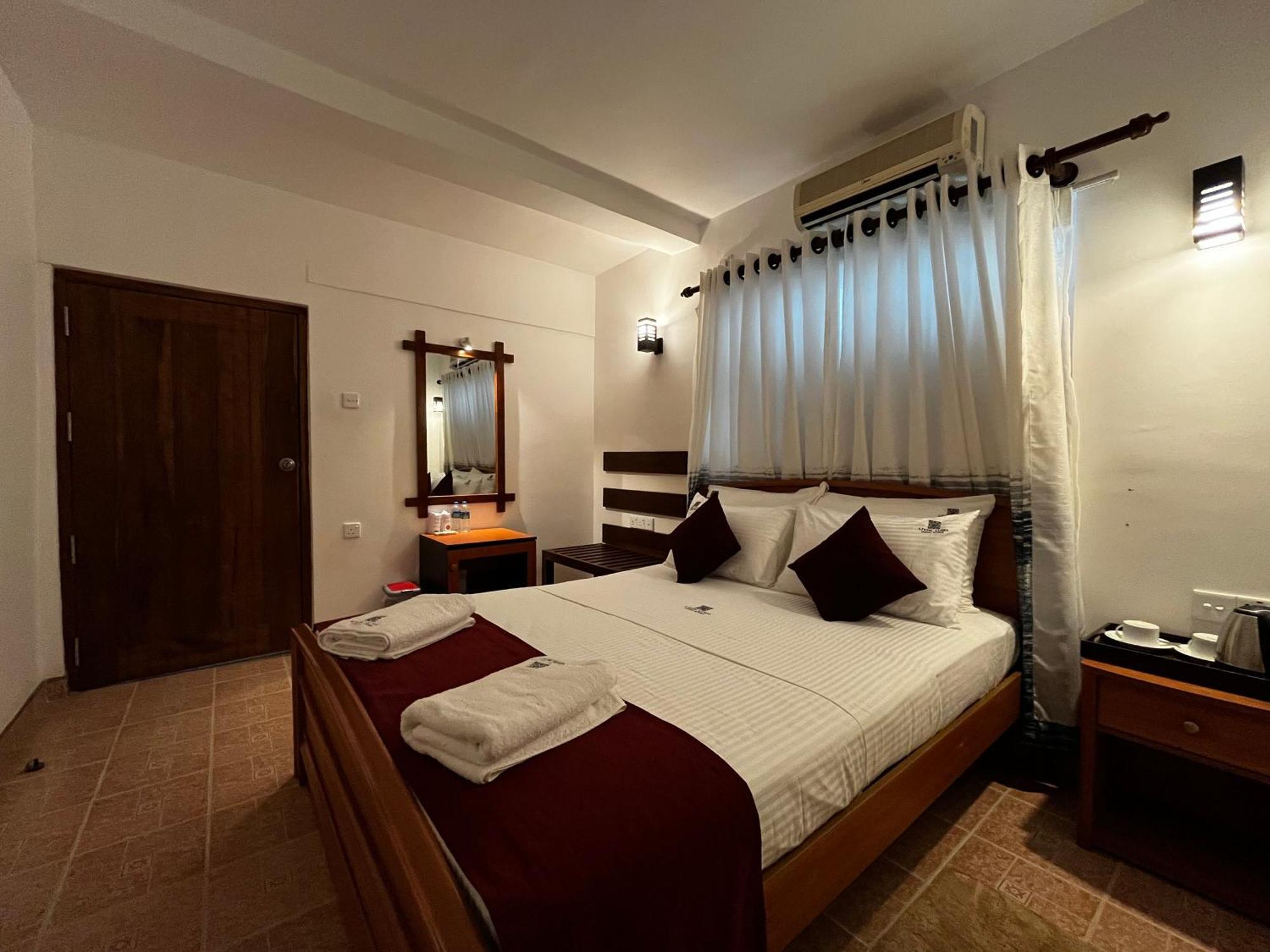 Hotel Livin Lush Luxury Retreat Anuradhapura Esterno foto