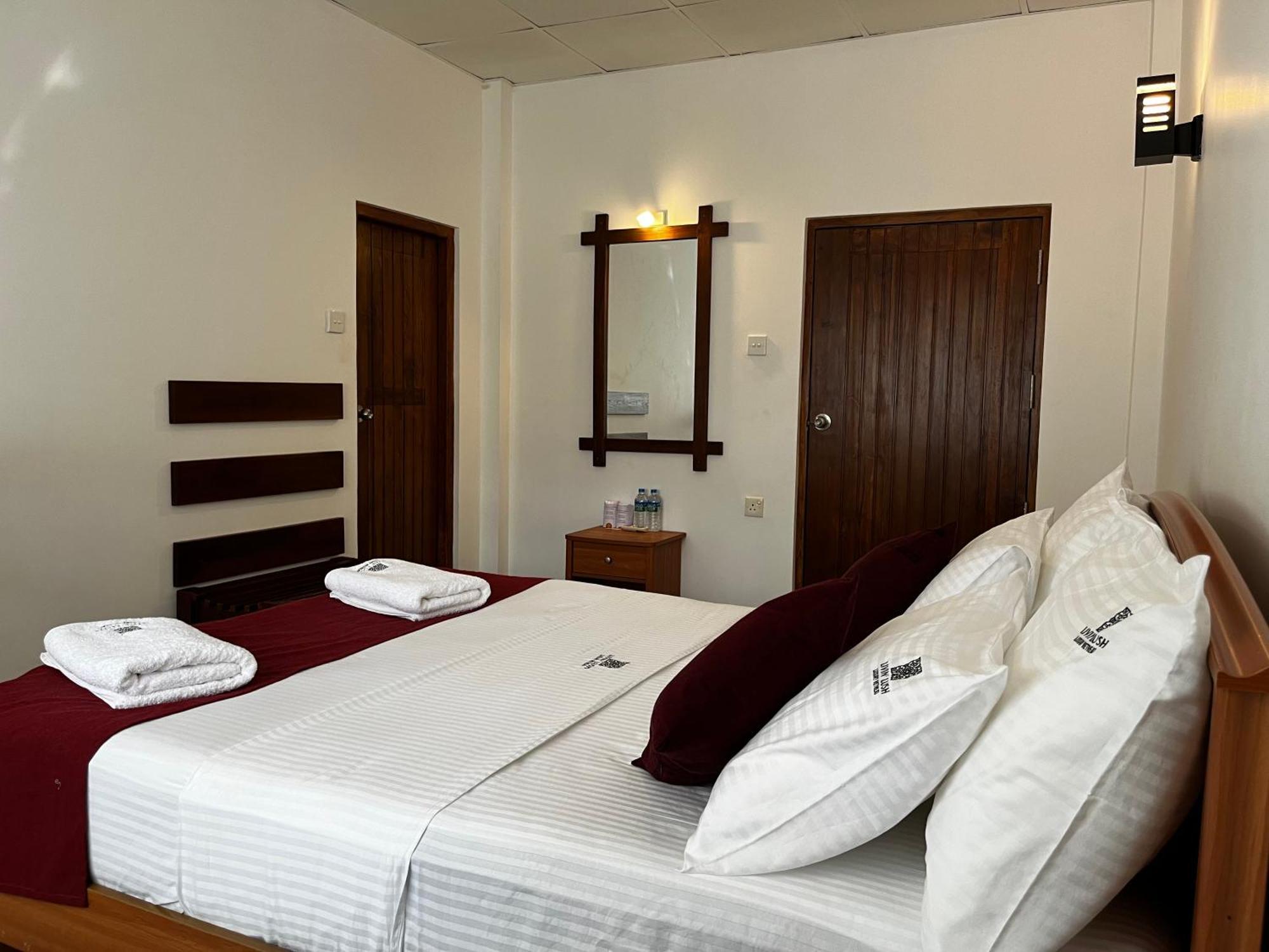 Hotel Livin Lush Luxury Retreat Anuradhapura Esterno foto