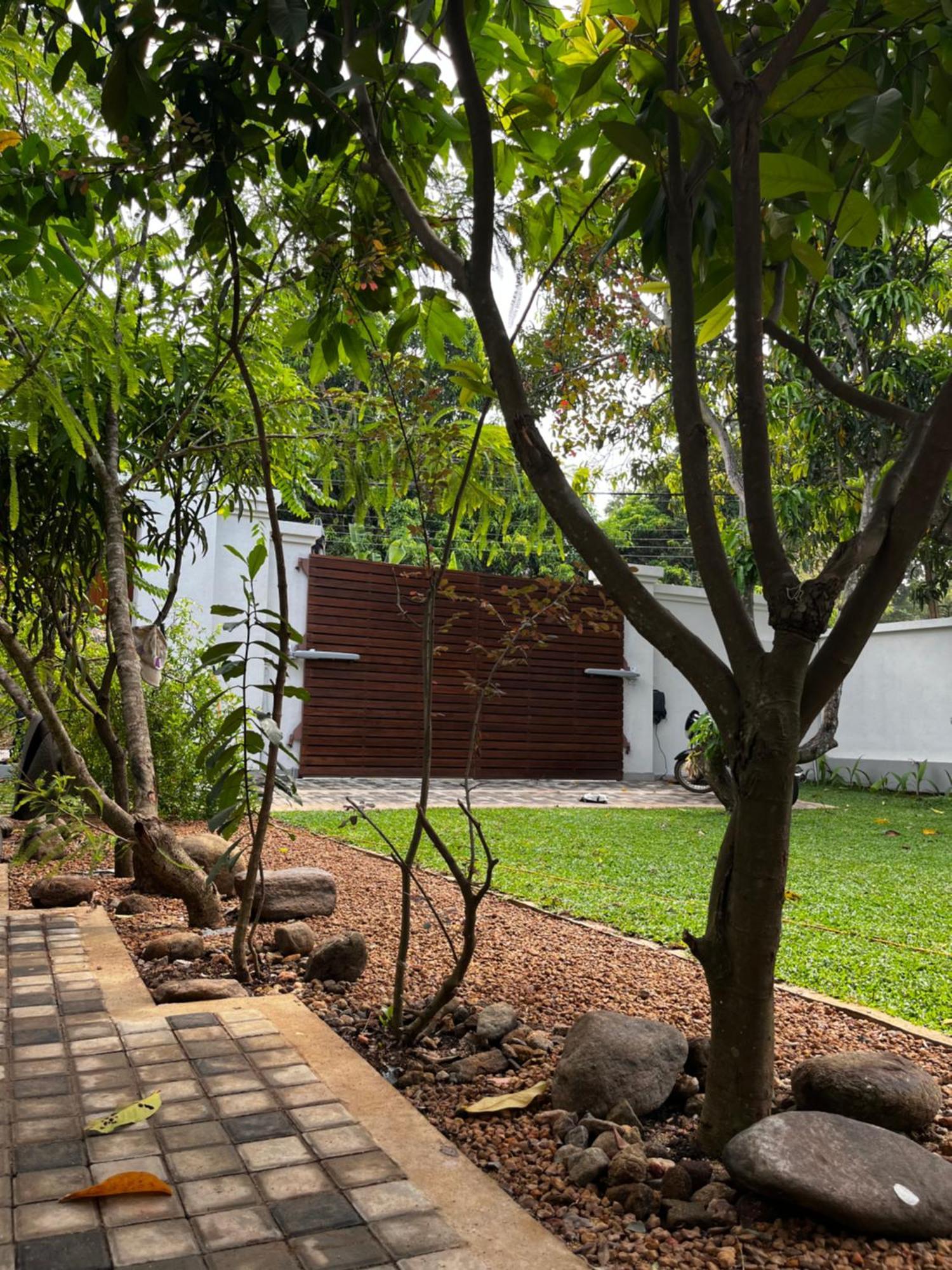 Hotel Livin Lush Luxury Retreat Anuradhapura Esterno foto